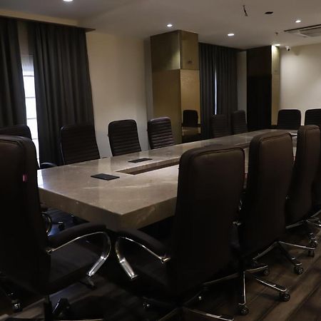 The Royal Class Hotel Gwalior Exterior photo