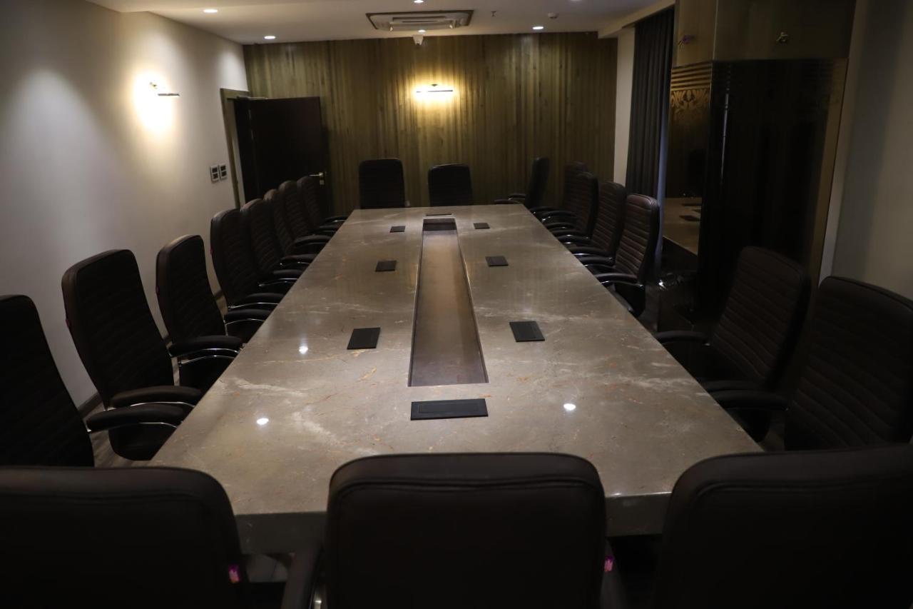 The Royal Class Hotel Gwalior Exterior photo
