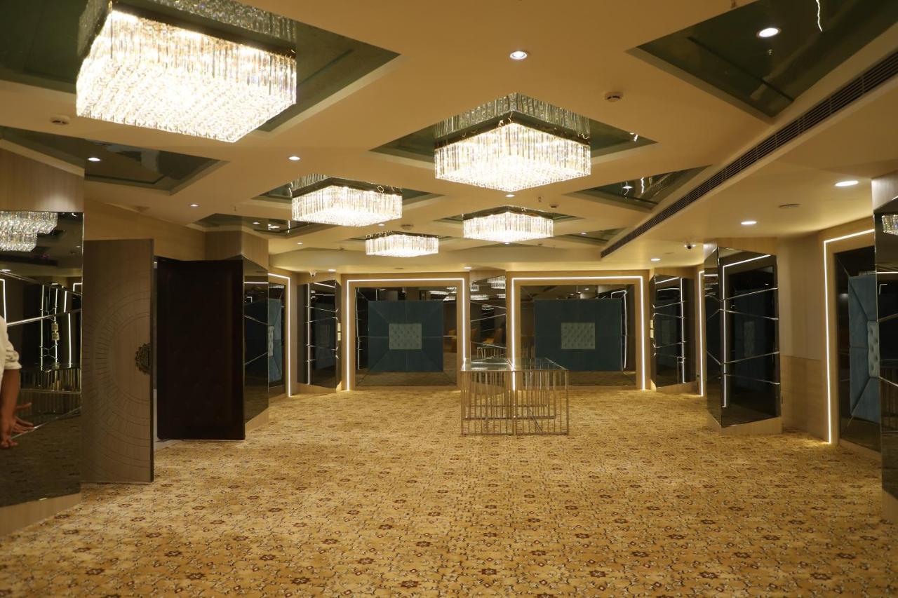 The Royal Class Hotel Gwalior Exterior photo
