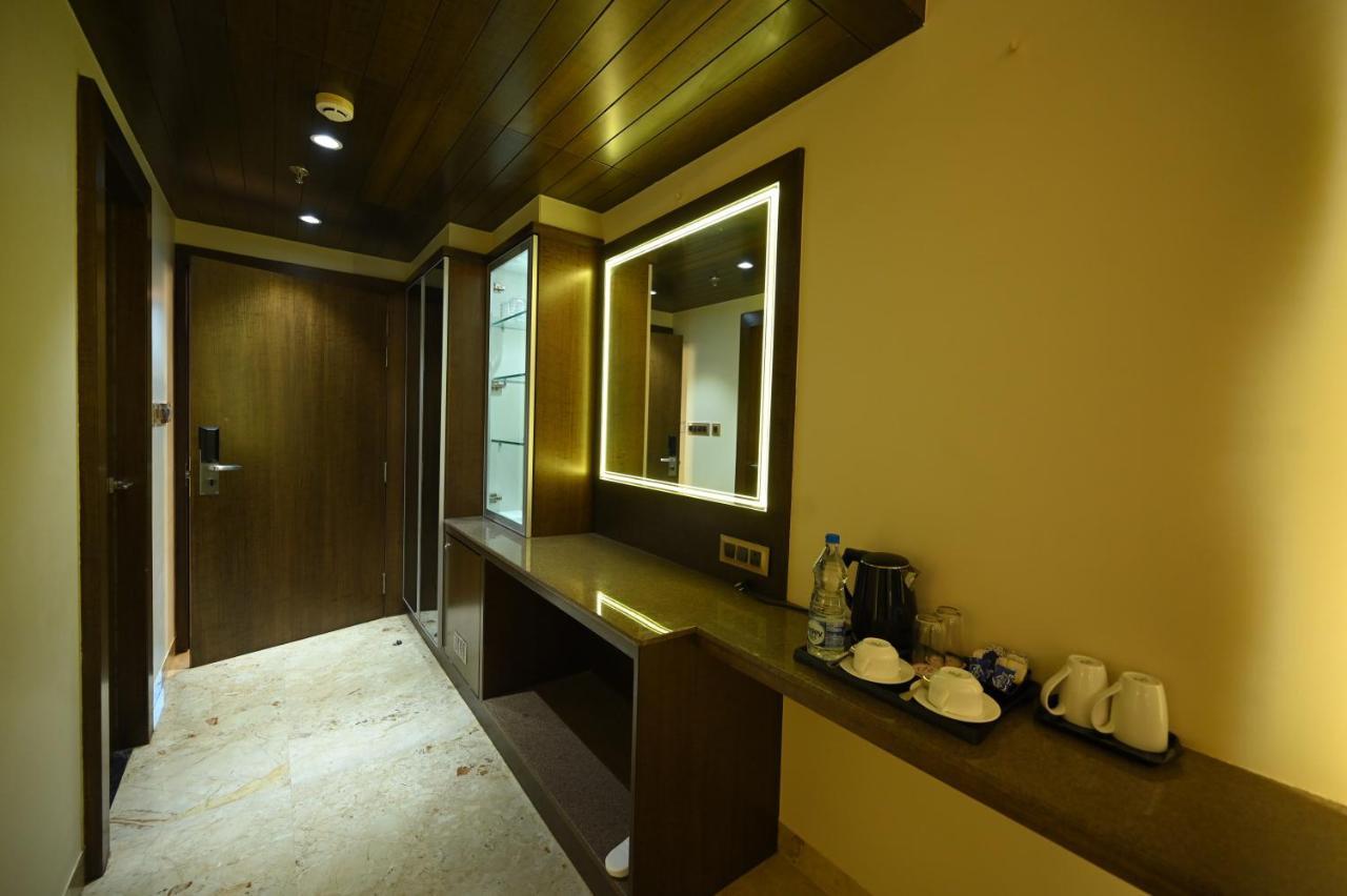 The Royal Class Hotel Gwalior Exterior photo