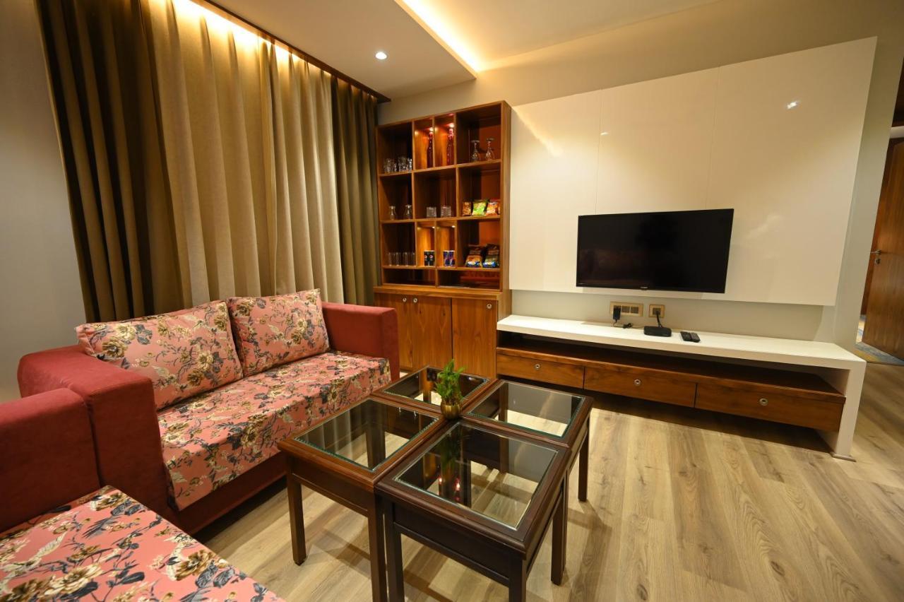 The Royal Class Hotel Gwalior Exterior photo