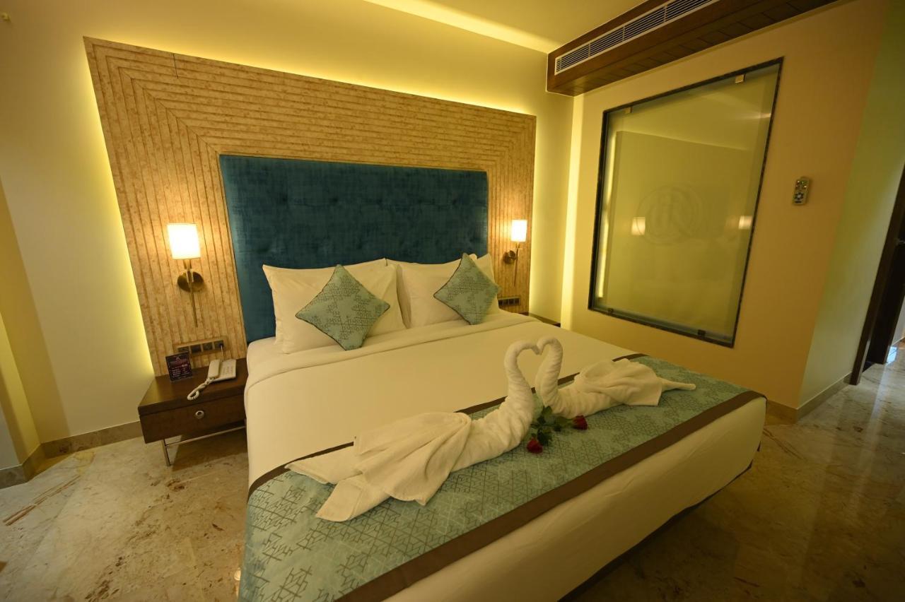 The Royal Class Hotel Gwalior Exterior photo